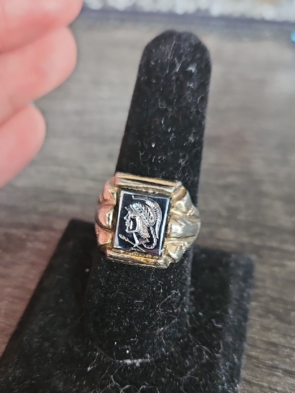 Vintage Gold and Black Cameo Ring Ring - Women Jewelry